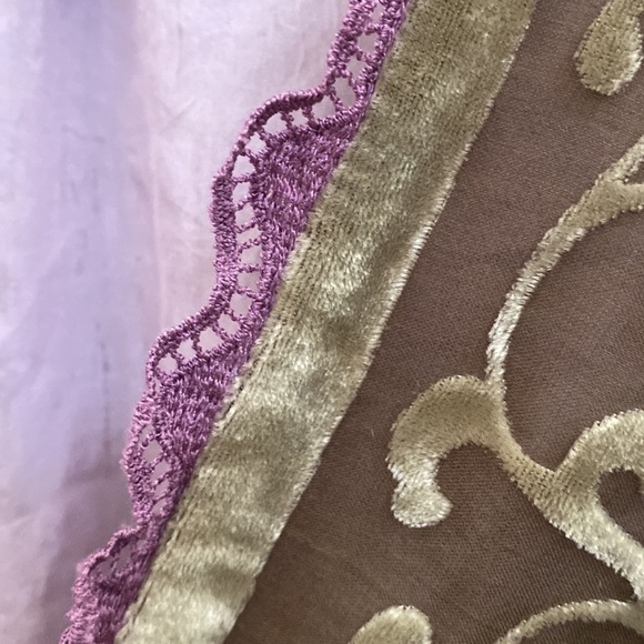 Hale Bob hunter green v neck top with purple lace detail. Size small. - Picture 3 of 14